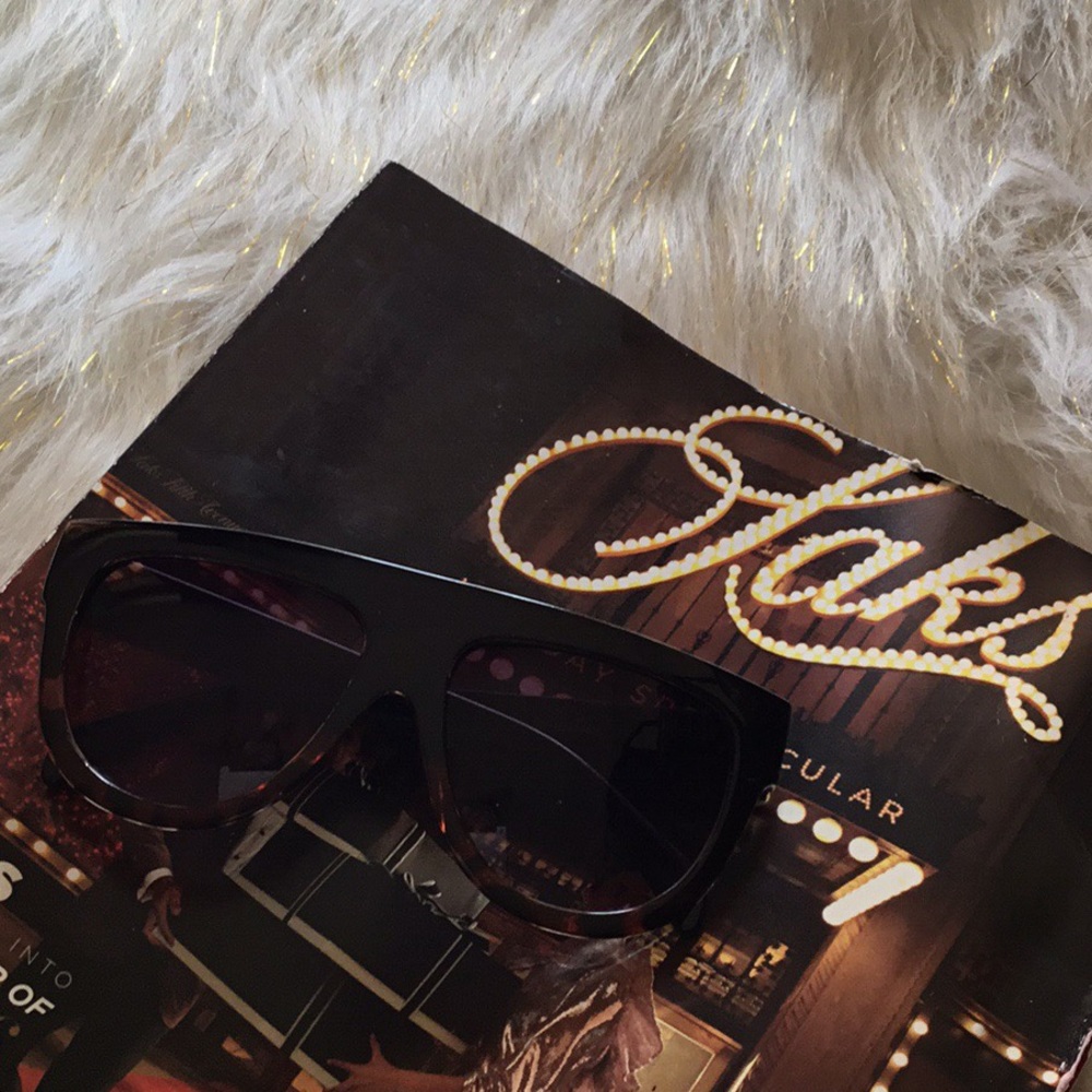 😎SALE ‼️Luxury Fashion 👩‍🎨 Sunglasses 🕶 - Picture 8 of 8